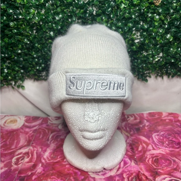Supreme new era beanie - Picture 1 of 7